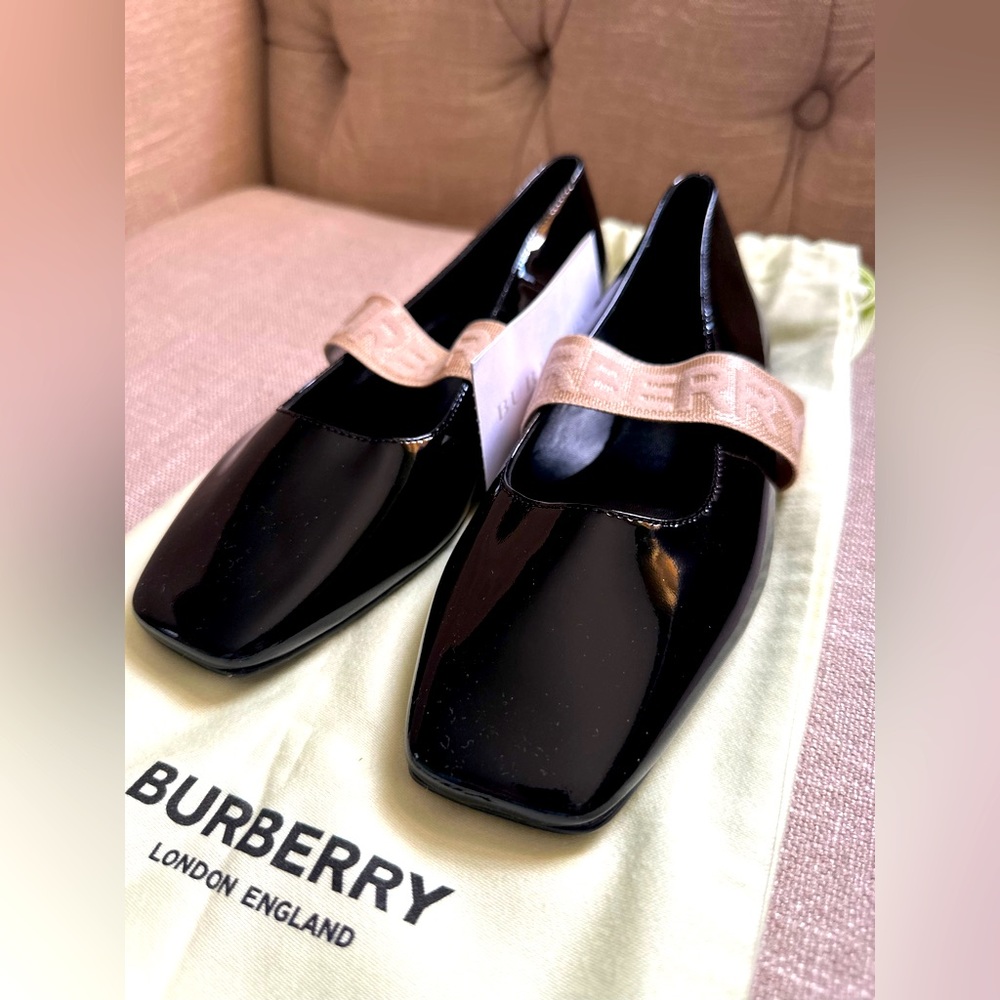 Burberry Children Size 34 EU/ 3US black patent leather shoes NWT